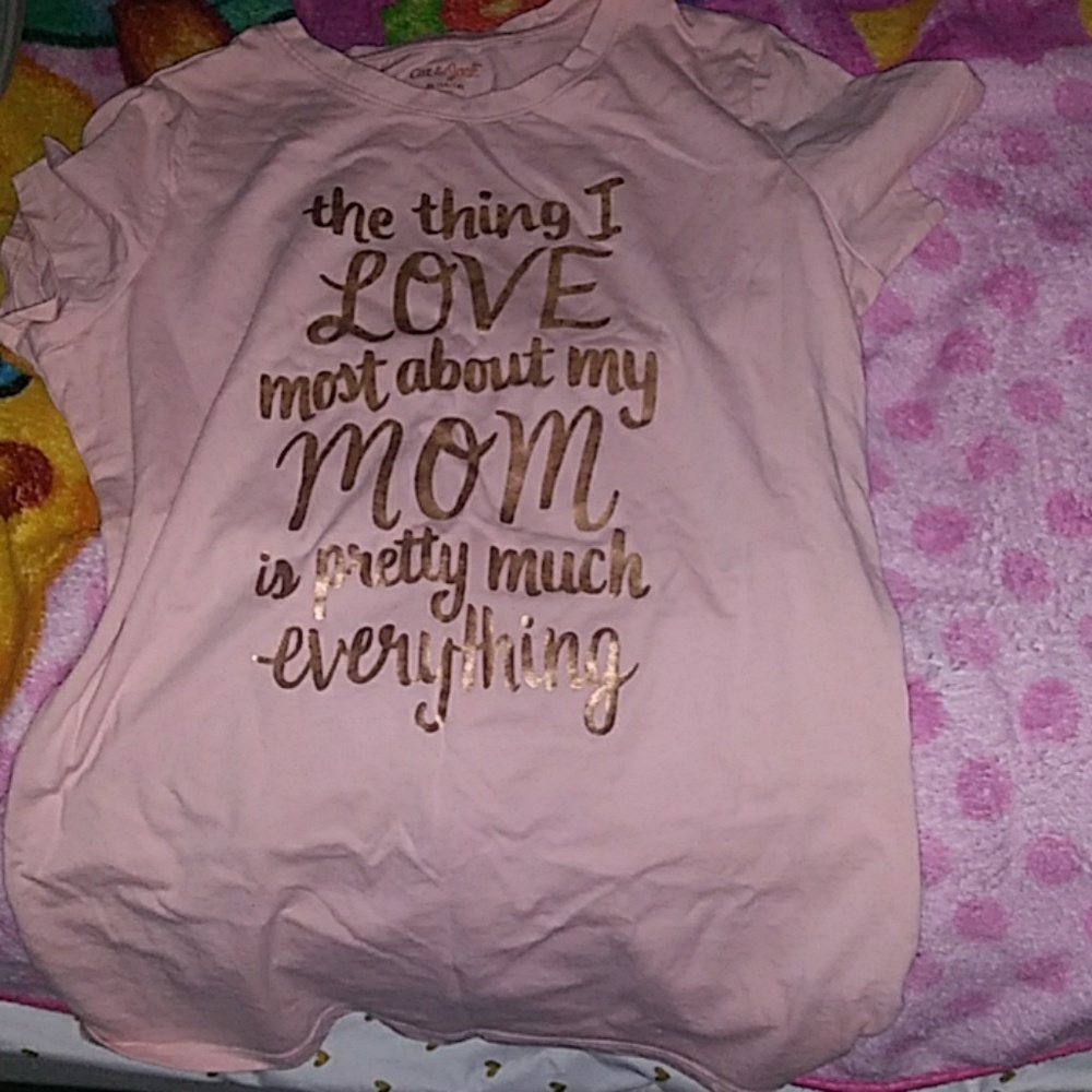 shirts and  mascara